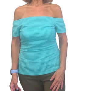 7th Design Studio Green Off The Shoulder Top. NWT, Size S.
